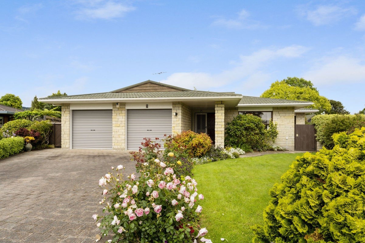 23 Hurunui Street, Waikanae - Carousel 1