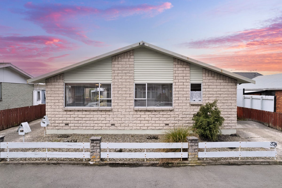 37A Rutherford Street, Caversham, Dunedin - Carousel 1
