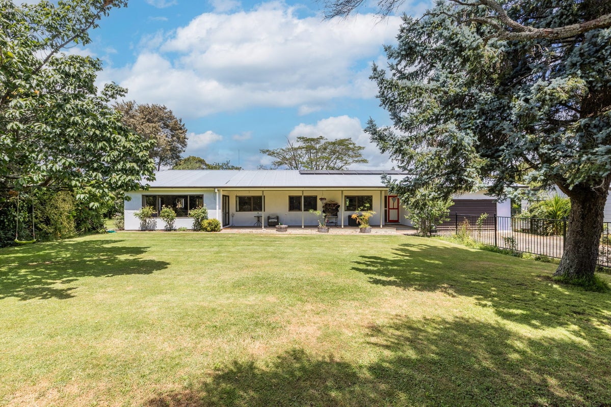 25 Burness Road, Jervoistown, Napier - Carousel 1