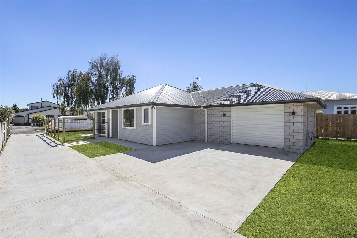 58B Te Aroha Street, Hamilton East, Hamilton - Carousel 1