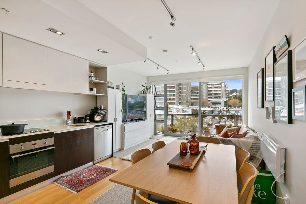 111/80 Riddiford Street, Newtown, Wellington - Carousel 2