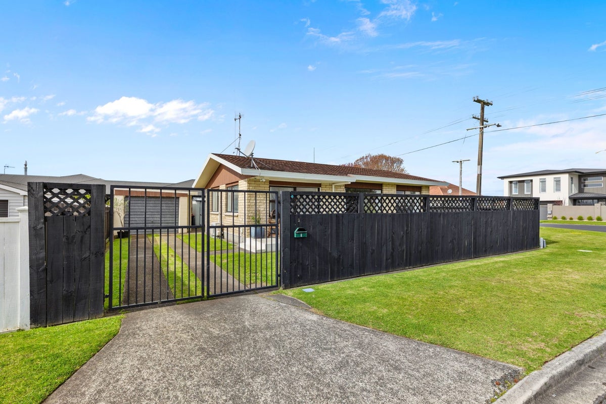 1 Karaka Road, Otumoetai, Tauranga, Bay Of Plenty - Carousel 20