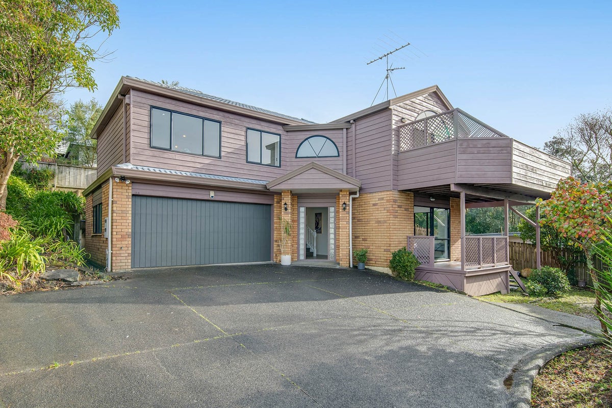2/13 Greenridge Court, Glenfield, Auckland - Carousel 2