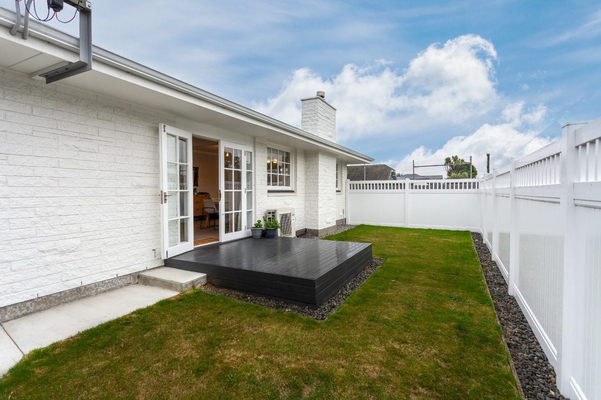1/5 Beckenham Street, Sydenham, Christchurch - Carousel 1