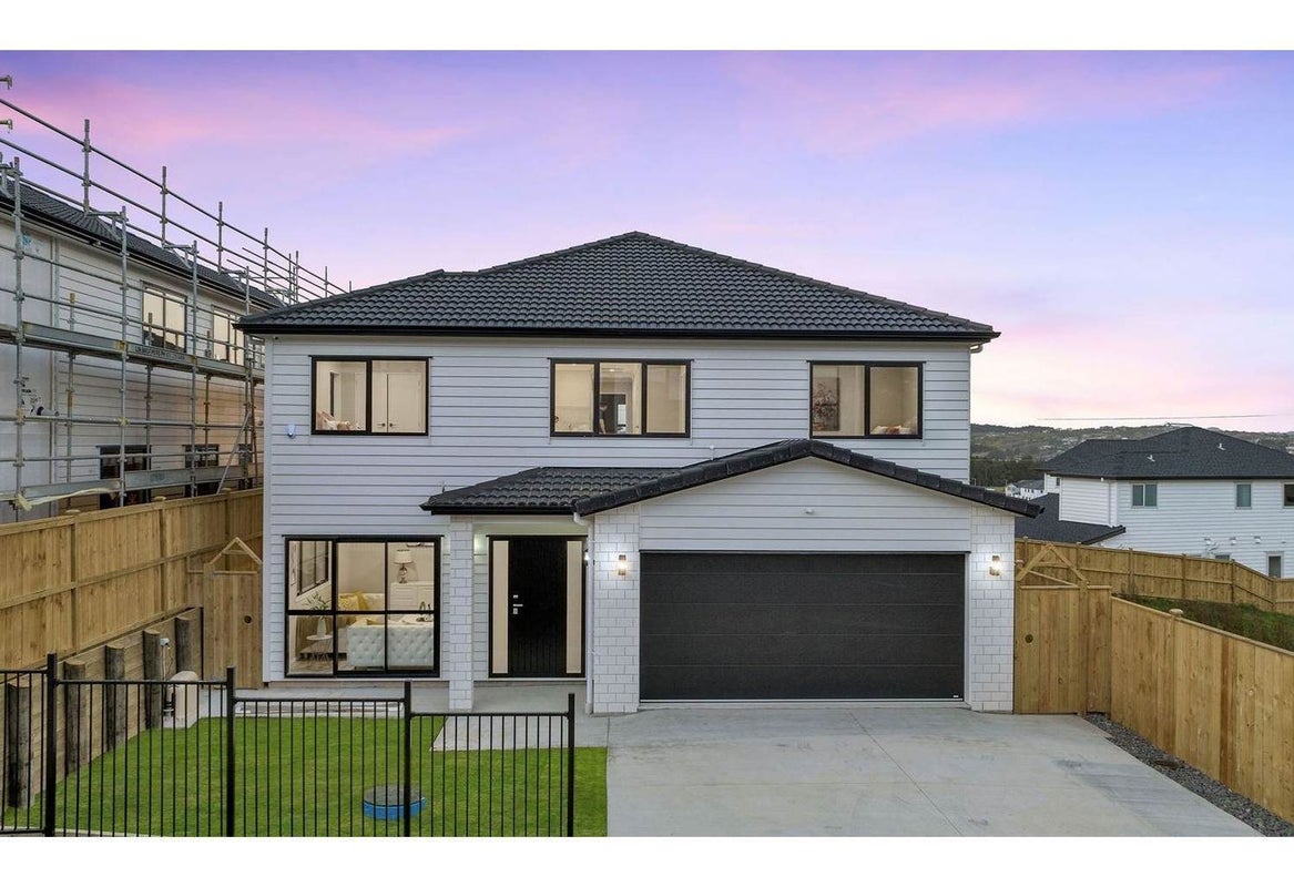 7 Teitei Rise, Flat Bush, Auckland - Carousel 1