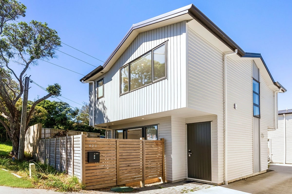 423 Glenfield Road, Glenfield, Auckland - Carousel 1