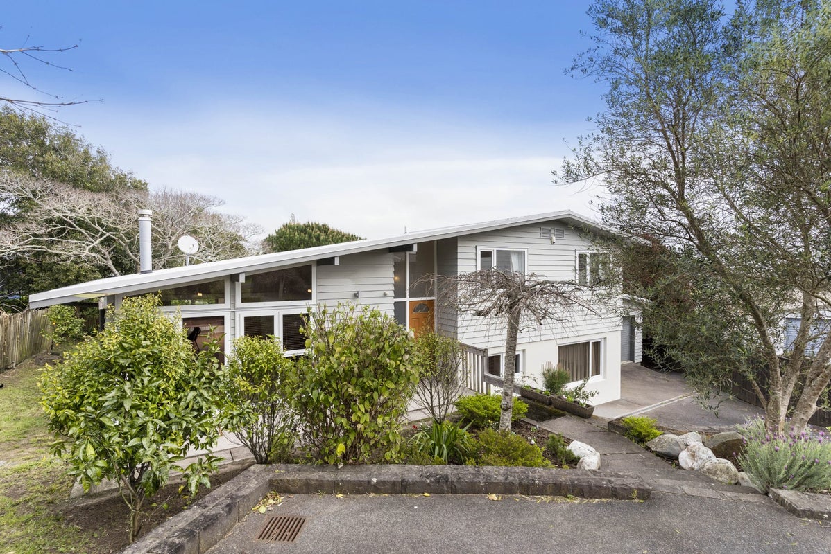 22 Gwenand Place, Botany Downs, Auckland - Carousel 30