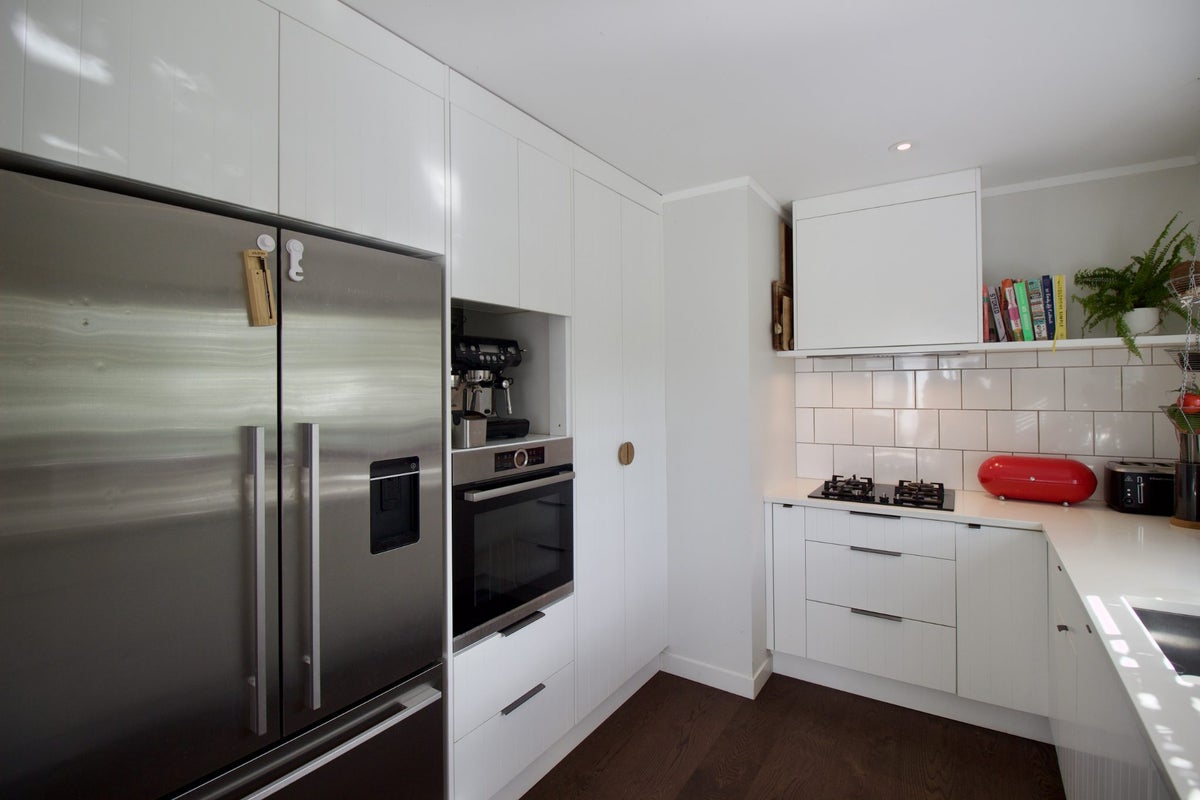 1/8 Commodore Parry Road, Castor Bay, Auckland - Carousel 2