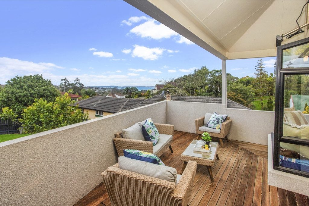 92B Sandspit Road, Shelly Park, Auckland - Carousel 1