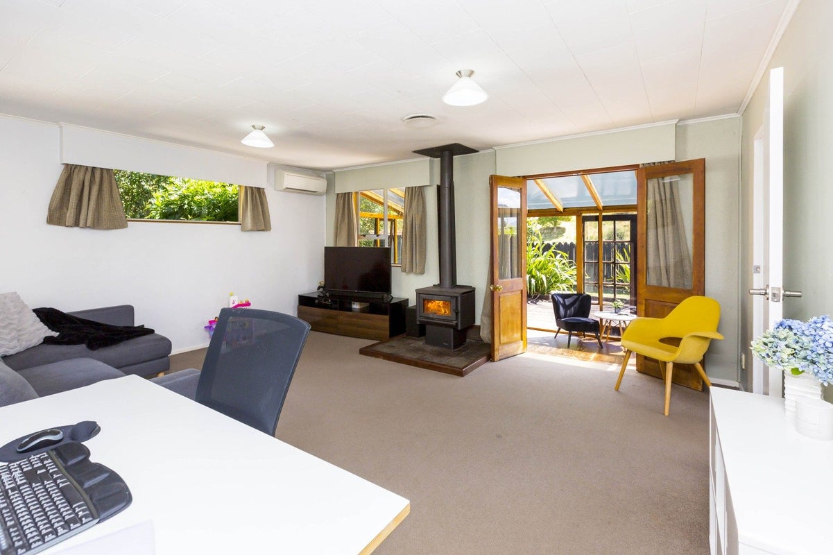 23 Indiana Grove, Totara Park, Upper Hutt - Carousel 2