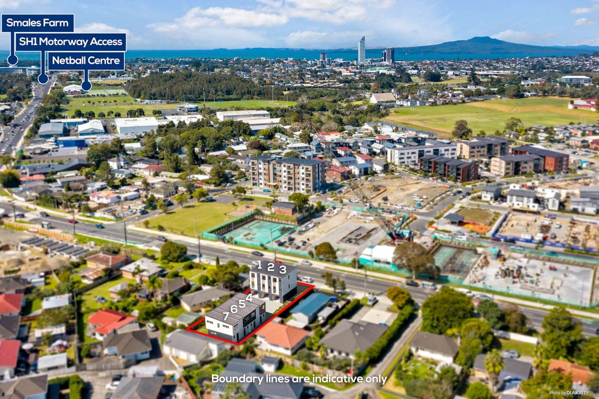 7/208 Lake Road, Northcote, Auckland - Carousel 2