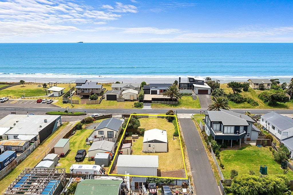 492 Pukehina Parade, Pukehina, Te Puke - Carousel 1