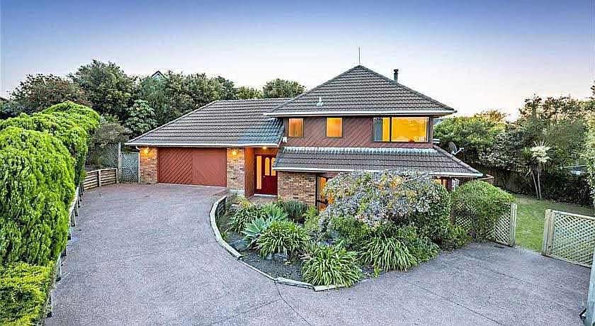 29 Leicester Parade, Somerville, Manukau - Carousel 1