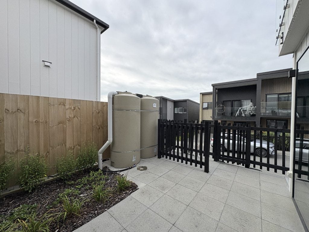 15 Monstedt Terrace, Windsor Park, Auckland - Carousel 24