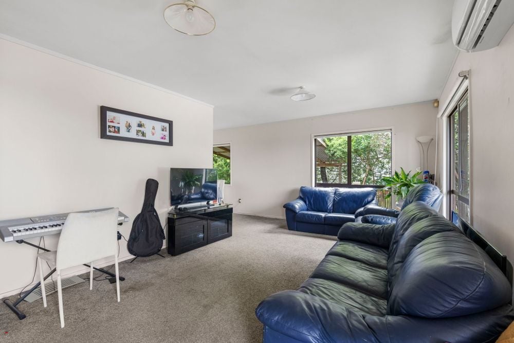28 Orton Street, Glenfield, Auckland - Carousel 2