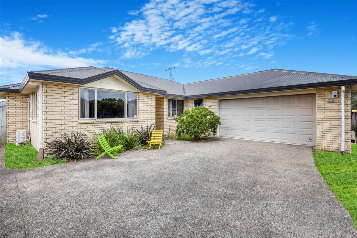 6 McKenzie Place, Rototuna North, Hamilton - Carousel 1