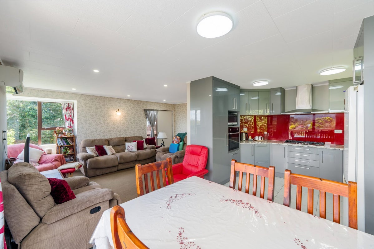 6/112 Solar Road, Glen Eden, Auckland - Carousel 2