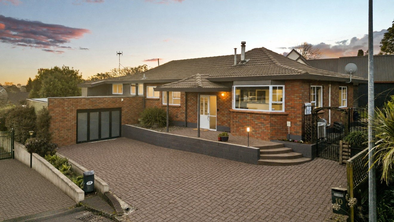 10 Sheriff Place, Riverlea, Hamilton - Carousel 2