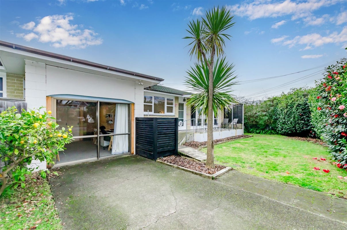 45 Alexander Road, Raumati Beach, Paraparaumu - Carousel 1