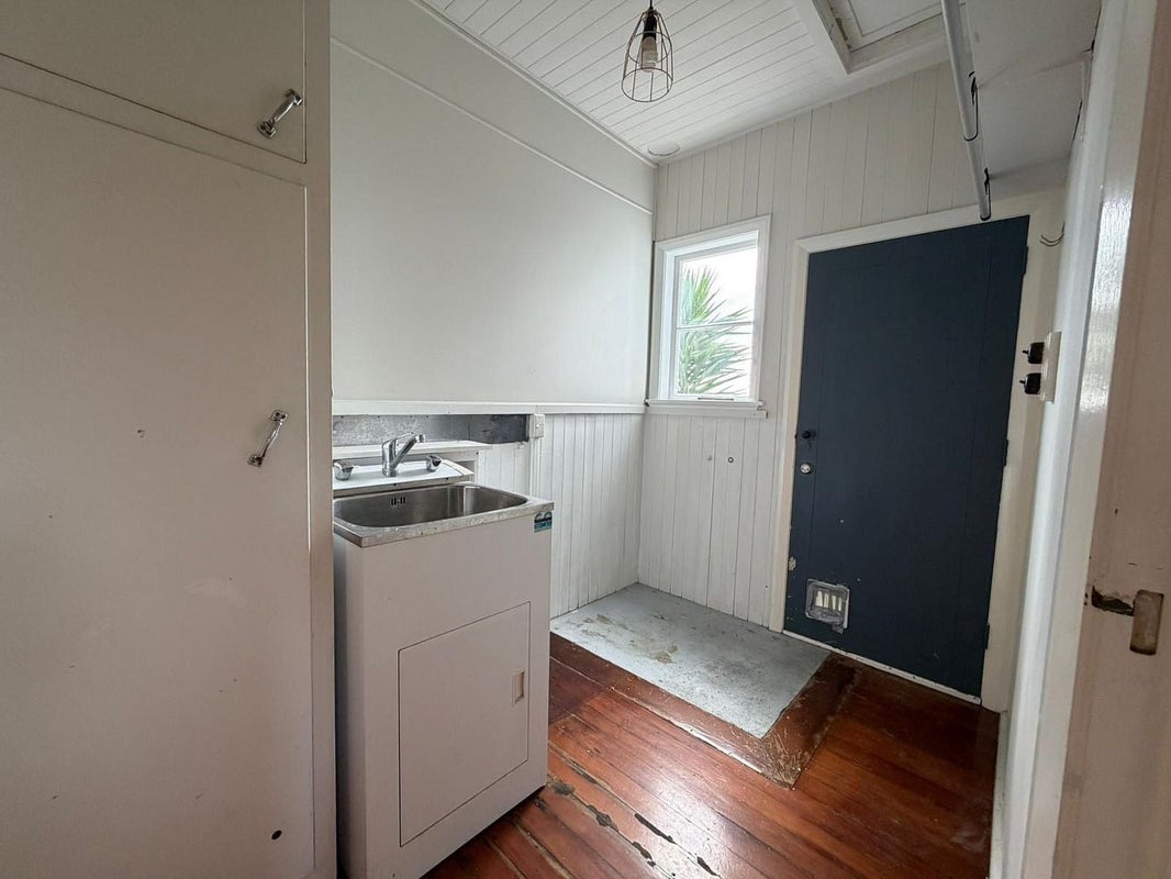 53 Waiohua Road, Greenlane, Auckland - Carousel 9