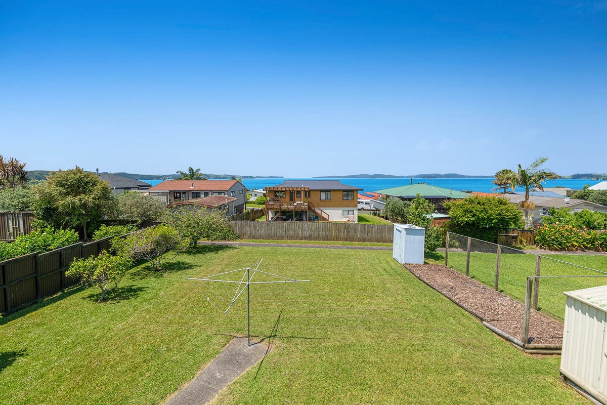 8 Kotuku Place, Snells Beach, Snells Beach - Carousel 1