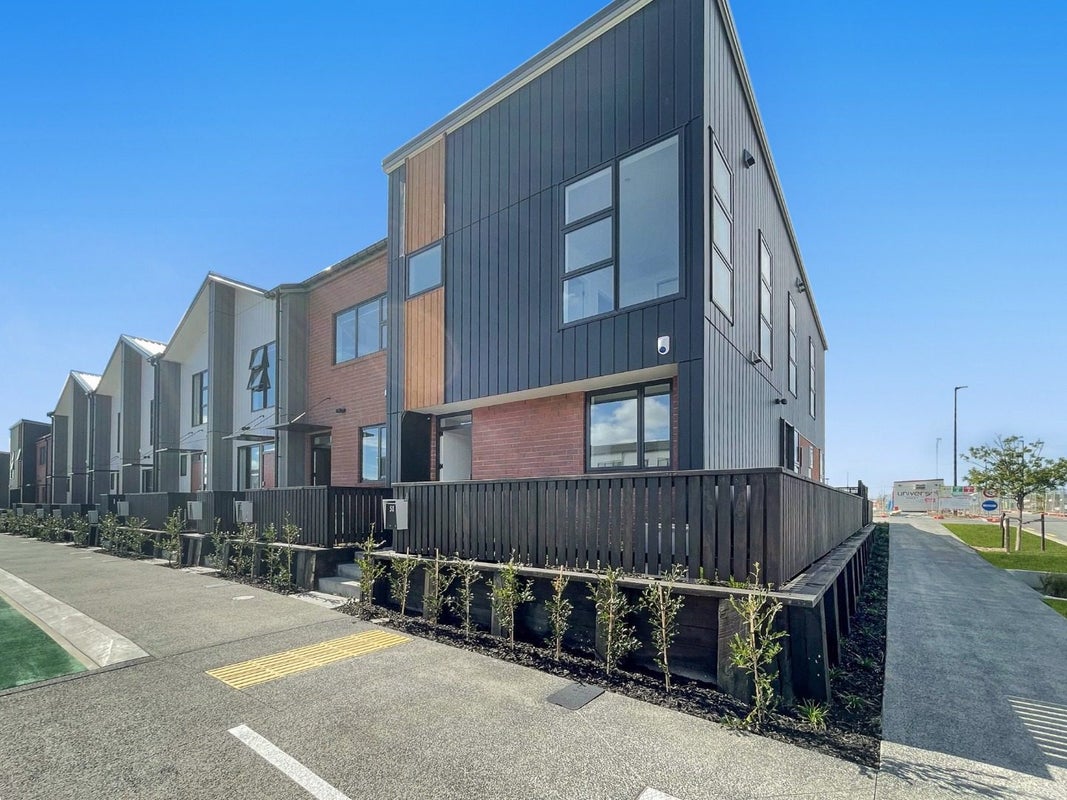 50 Manarini Road, Westgate, Auckland - Carousel 9