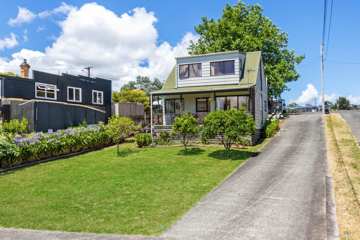 2/725 Swanson Road, Swanson, Auckland - Carousel 1