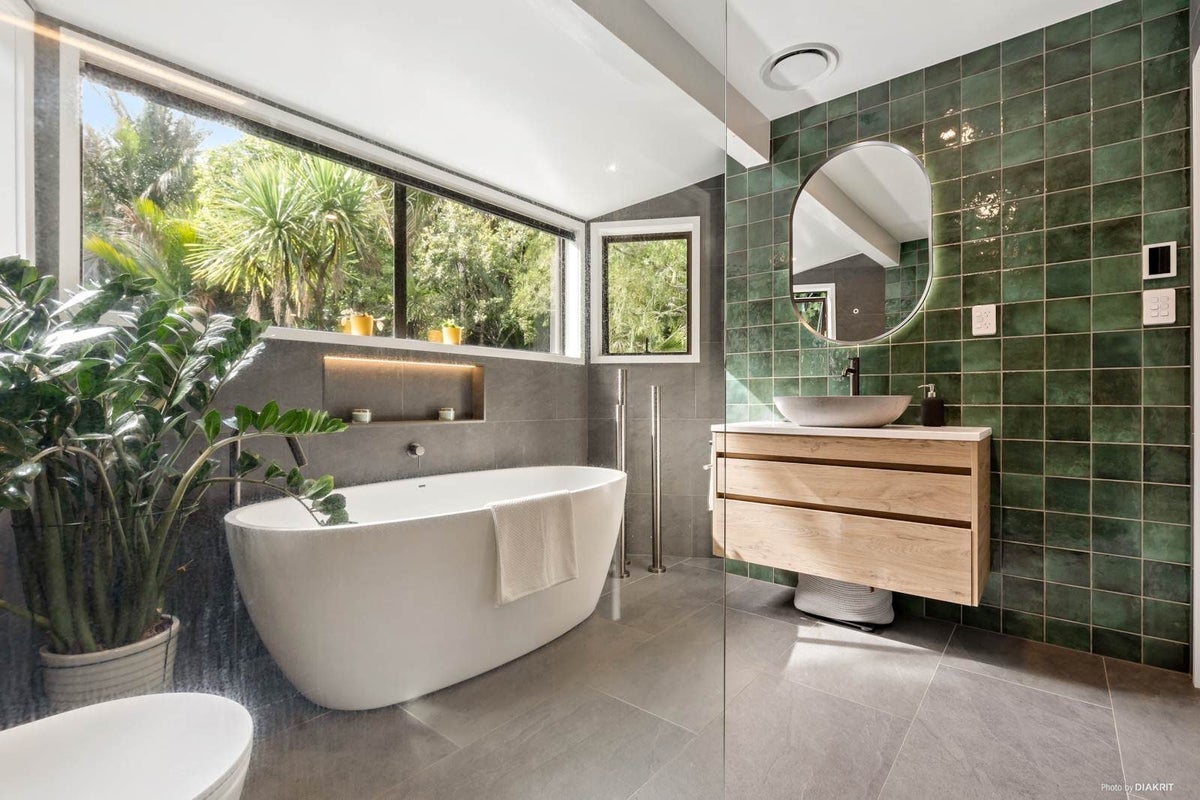 53 Rimu Road, Oratia, Auckland - Carousel 2