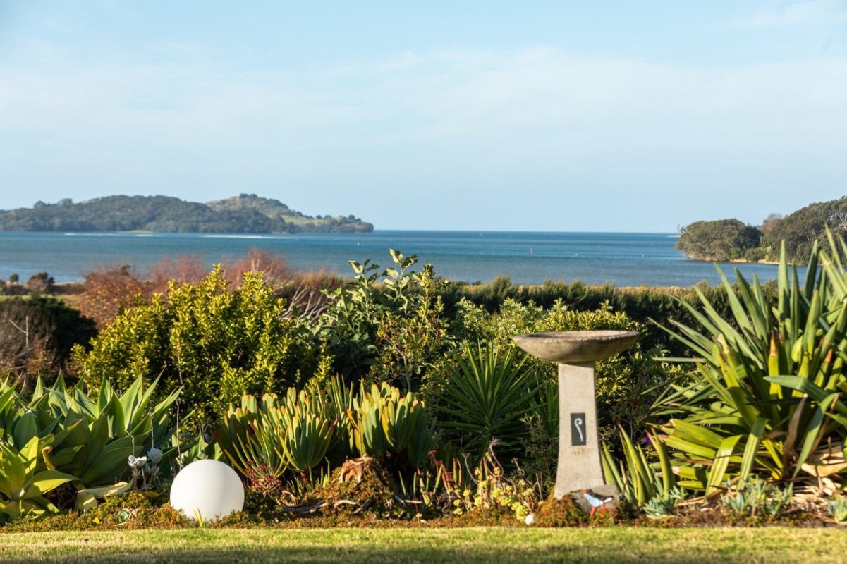 910 State Highway 2, Katikati - Carousel 1