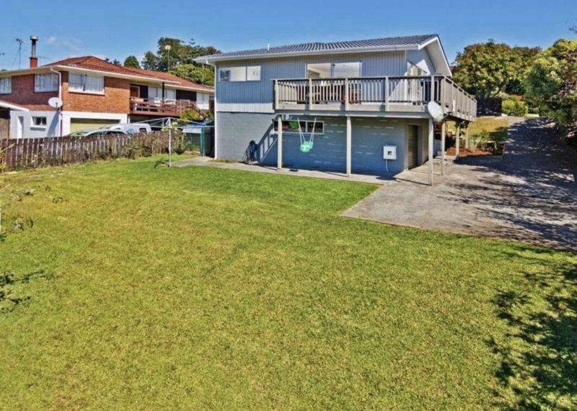 45 Stapleford Crescent, Browns Bay, Auckland - Carousel 1