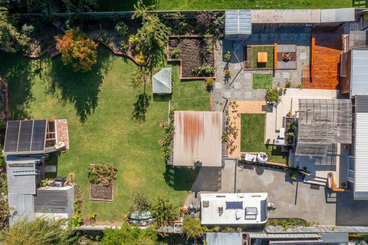 16 Ruru Road, Otaihanga, Paraparaumu - Carousel 50