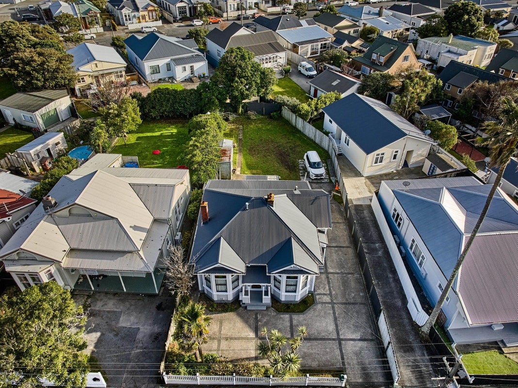 63 Hutt Road, Petone, Lower Hutt - Carousel 18