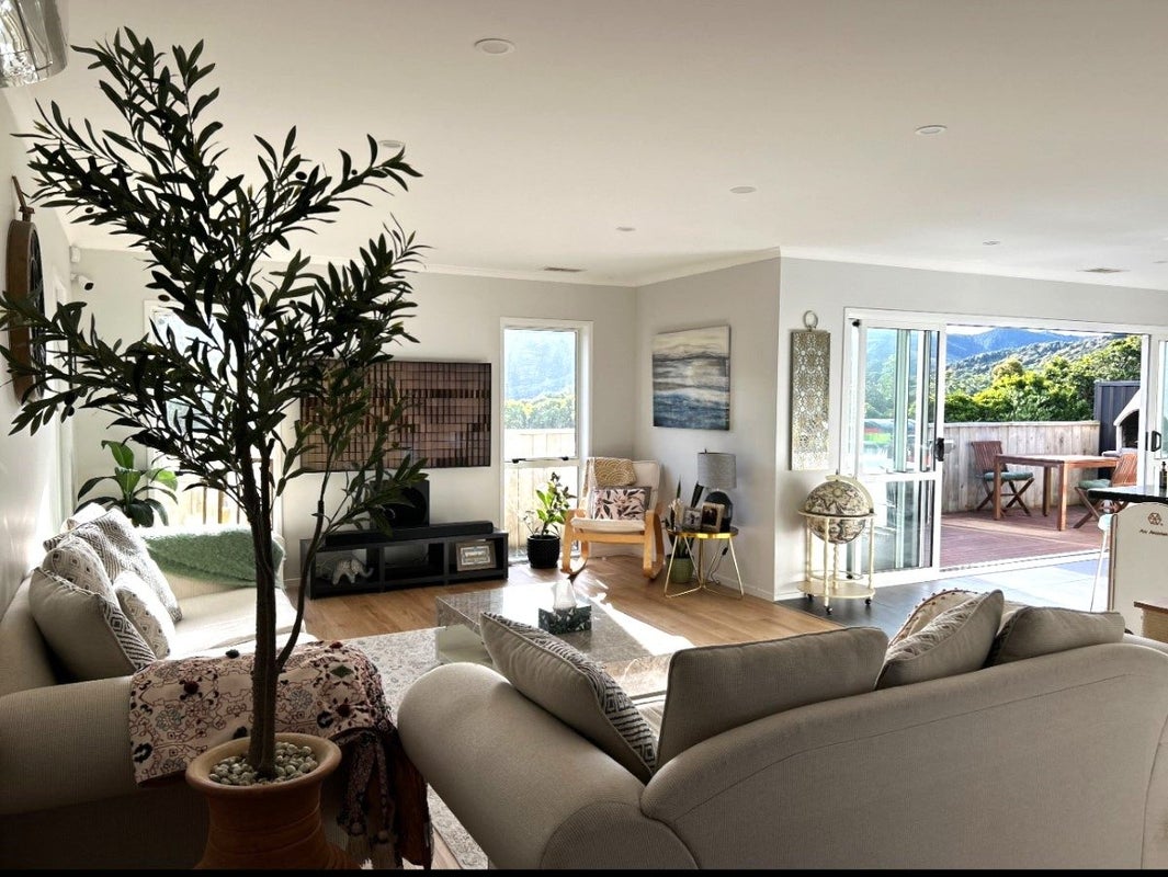 20 Lime Grove, Maungaraki, Lower Hutt - Carousel 2