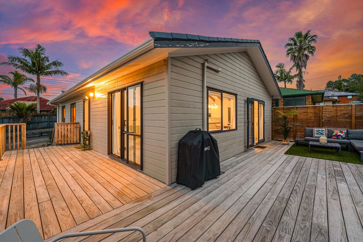 25 Broadfield Street, Massey, Auckland - Carousel 2