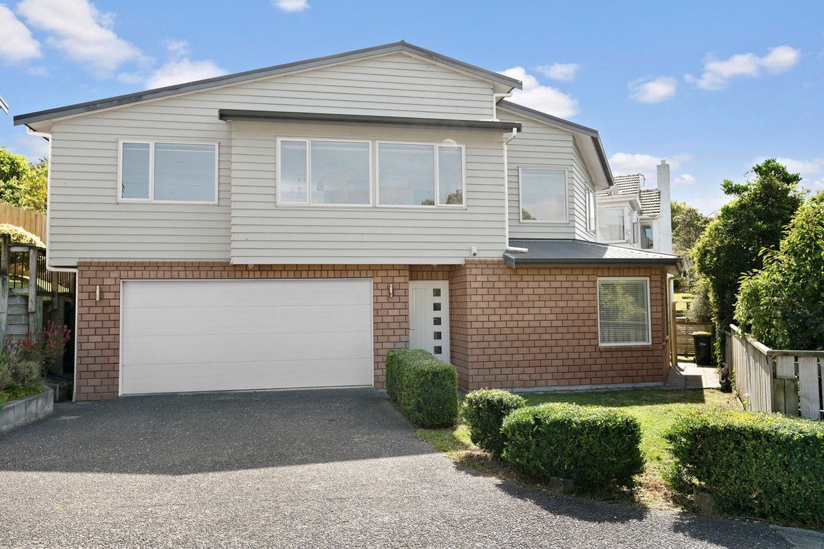 16B Stephen Street, Johnsonville, Wellington - Carousel 2