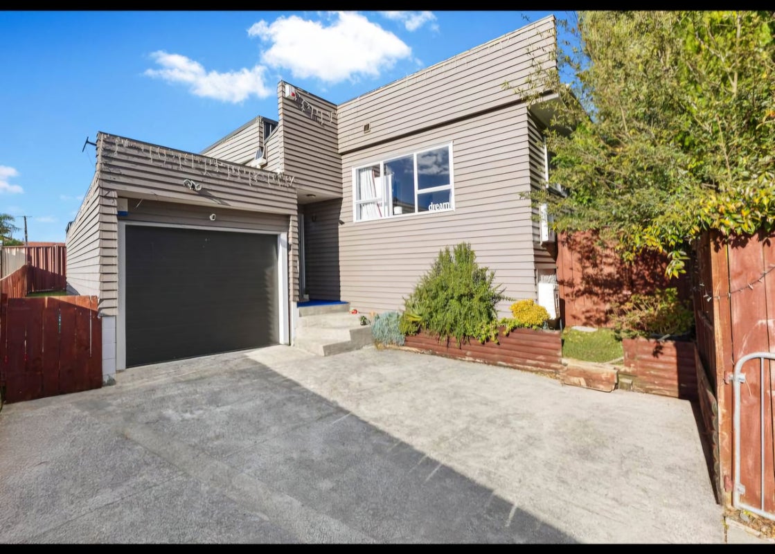 2/66 Kautami Avenue, Papatoetoe, Auckland - Carousel 1