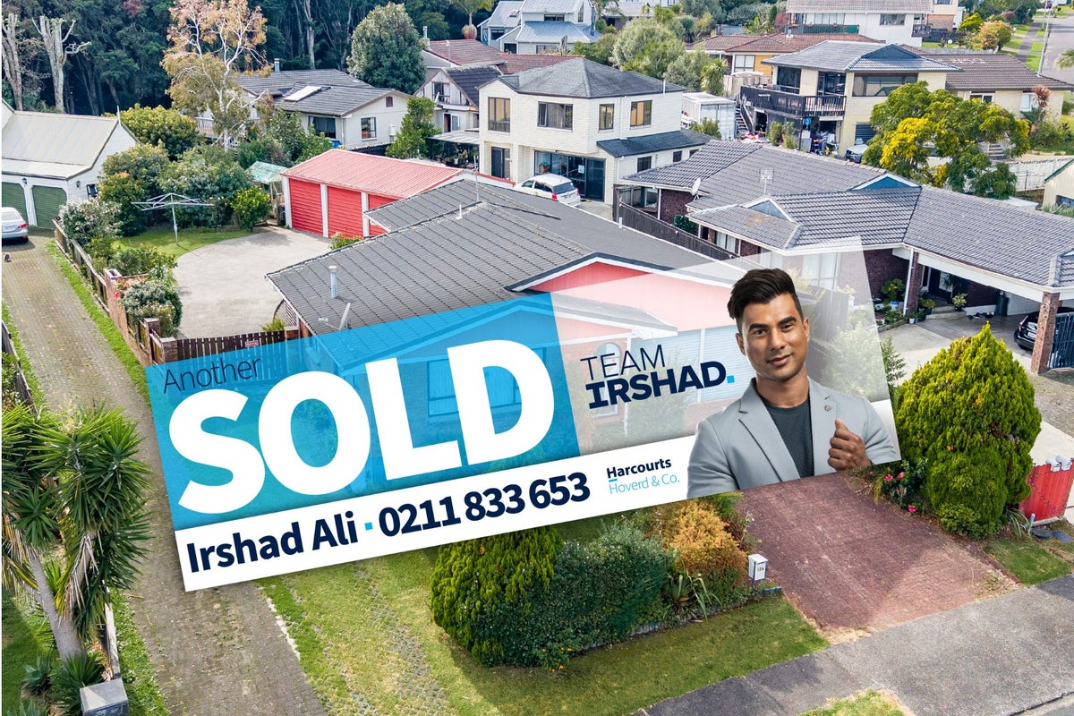 134 Everglade Drive, Totara Heights, Auckland - Carousel 1