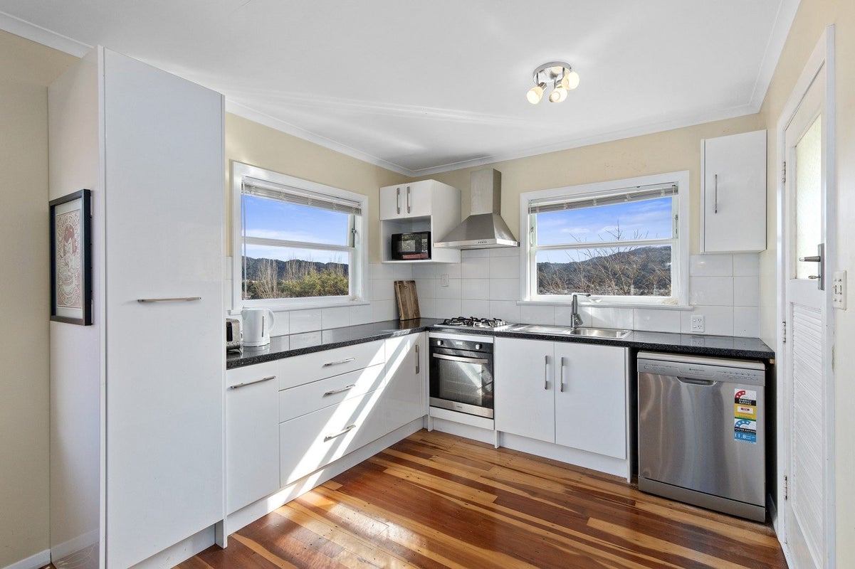 9 Pollard Street, Wainuiomata, Lower Hutt - Carousel 2
