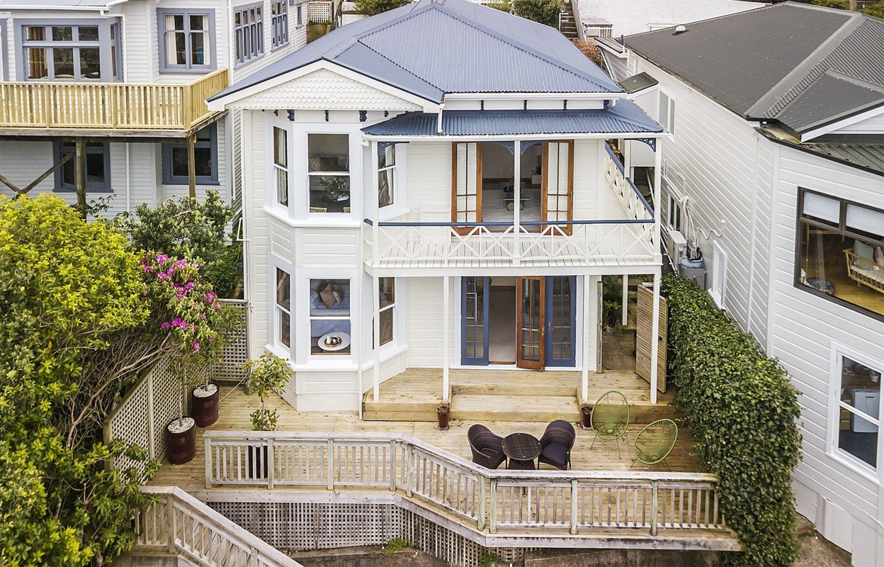 35 Karepa Street, Brooklyn, Wellington - Carousel 1