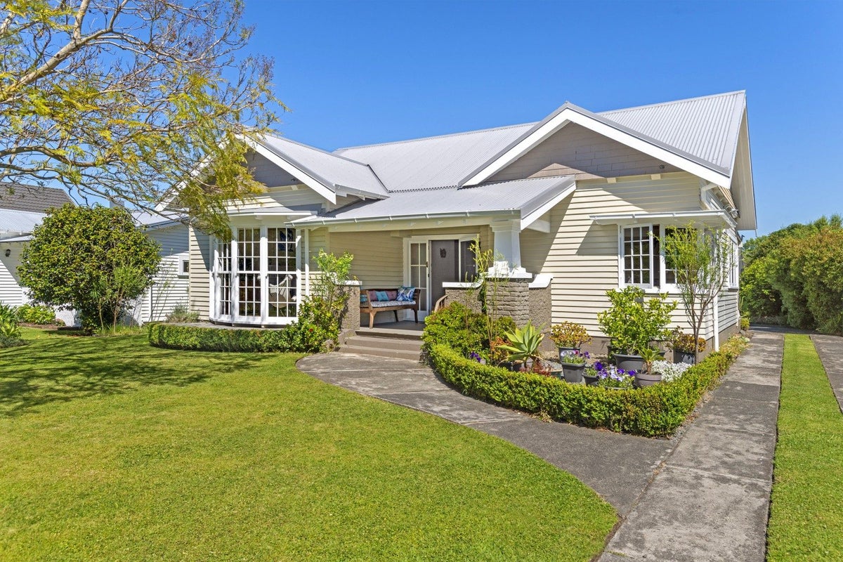 14 Haronga Road, Inner Kaiti, Gisborne - Carousel 1