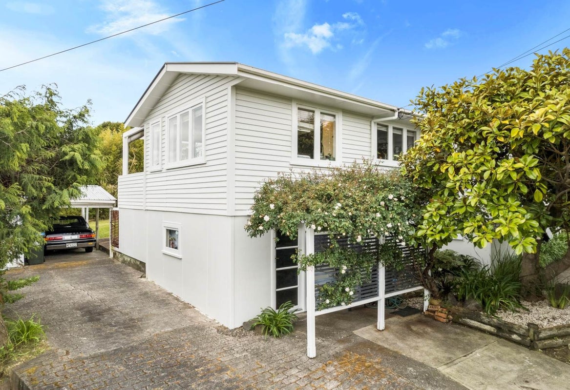 26 Peter Buck Road, New Windsor, Auckland - Carousel 1