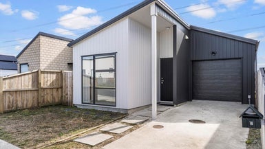 18 Puwha Street, Massey, Auckland - Carousel 1