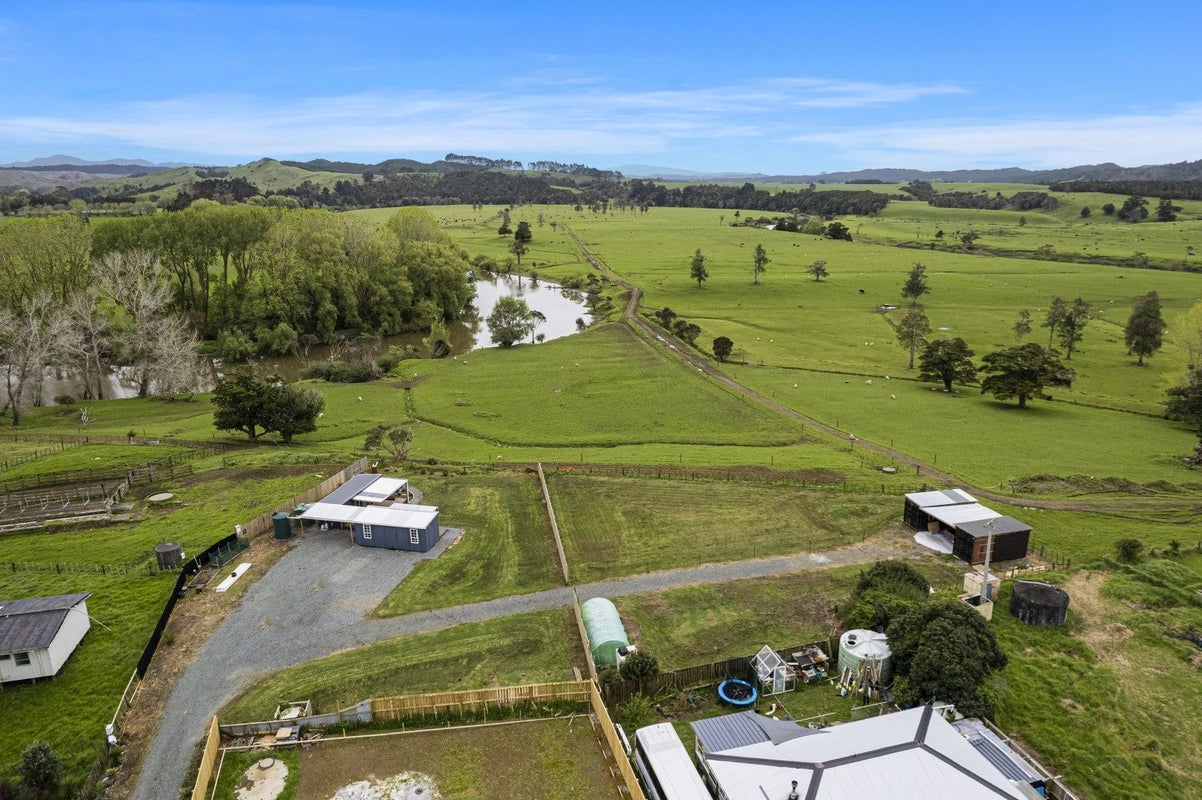 3086 State Highway 14, Tangiteroria - Carousel 1