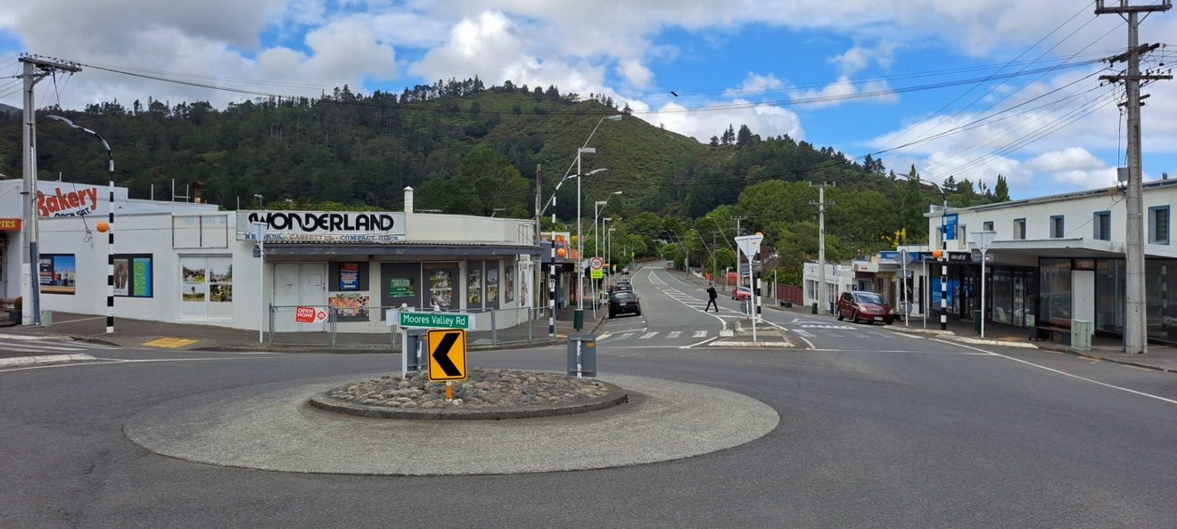 5/6 Peel Place, Wainuiomata, Lower Hutt - Carousel 15