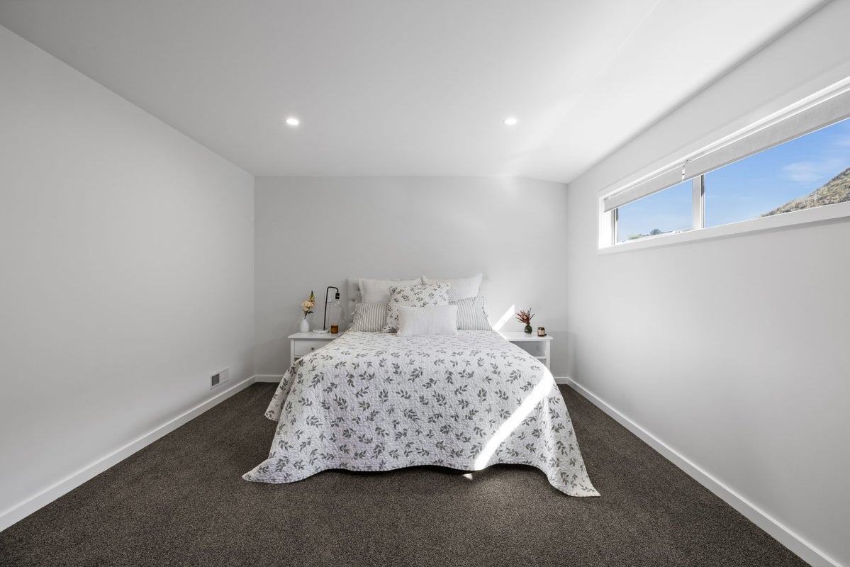 3 Ridgeway Terrace, Taradale, Napier - Carousel 19