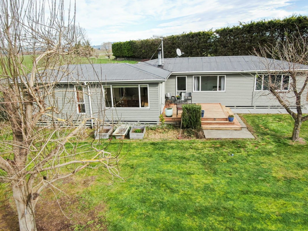 3581 State Highway 2, Waipukurau - Carousel 2