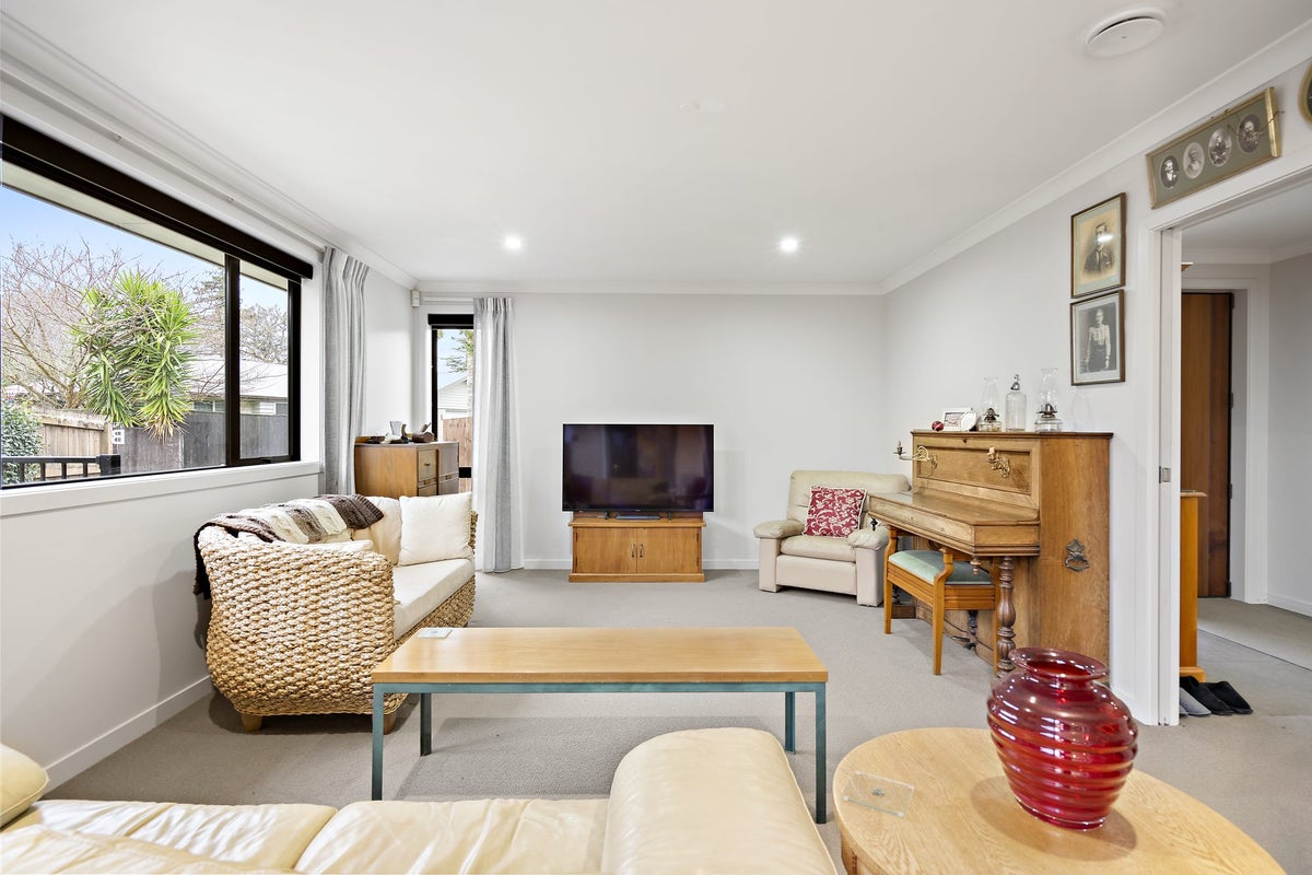 111B Carlyle Street, Leamington, Cambridge - Carousel 2
