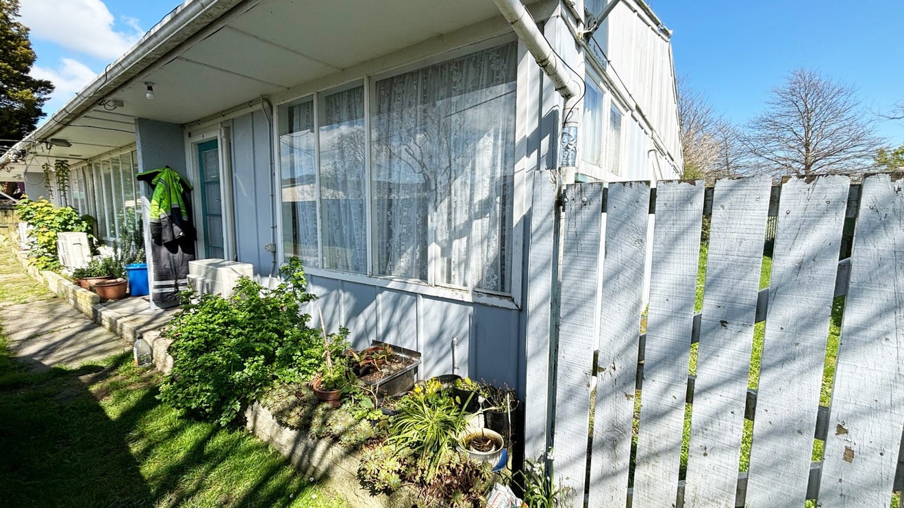 4/28 Islington Street, Trentham, Upper Hutt - Carousel 1