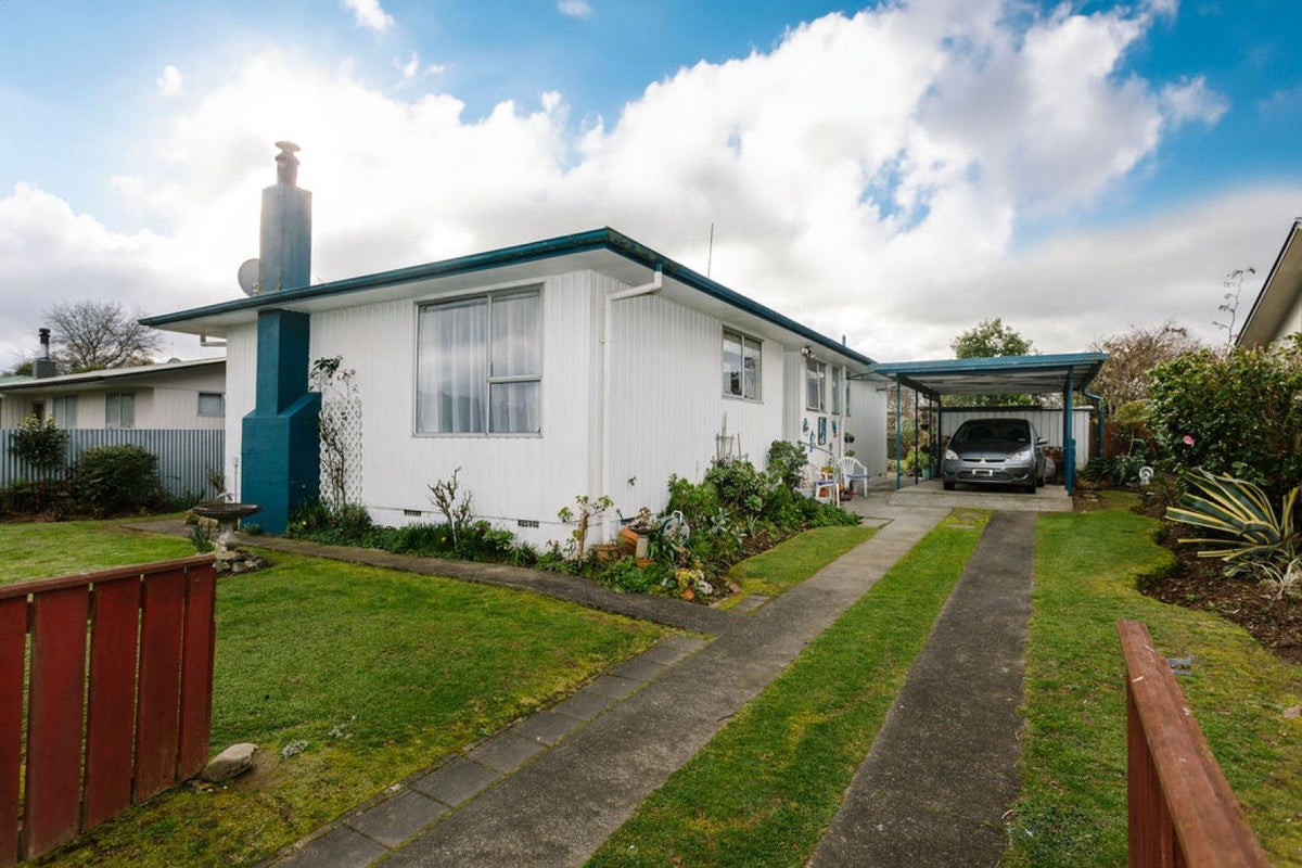 13 Runciman Place, Dannevirke - Carousel 1