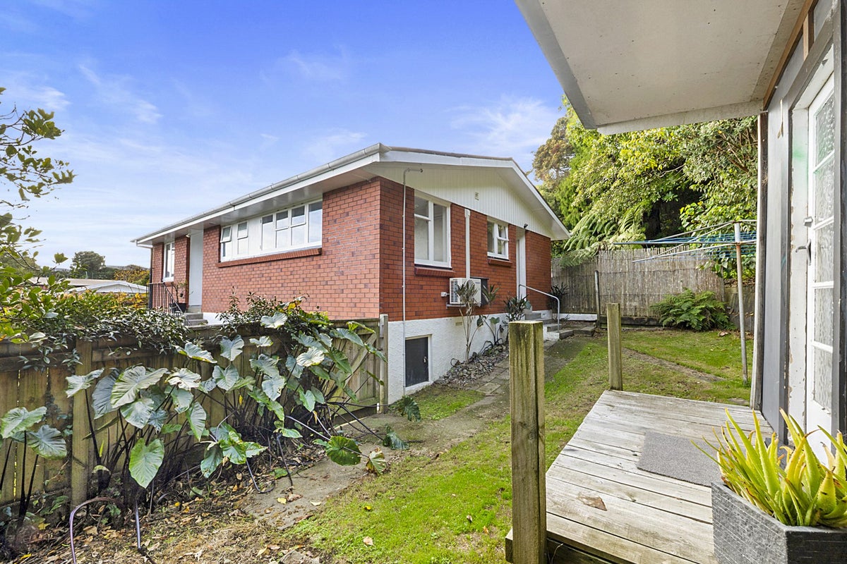 1A Ward Place, Marfell, New Plymouth - Carousel 17